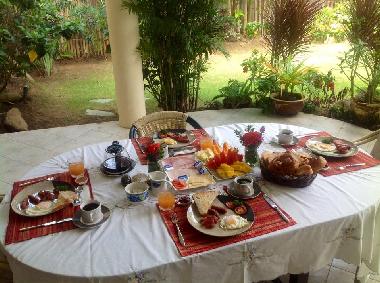 Breakfast in the garden