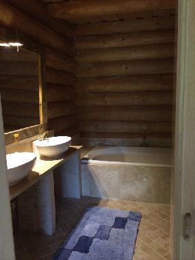 Chambre avec petit d�jeuner �/en/au Gherogheni (Harghita)ou appartement ou maison de vacances