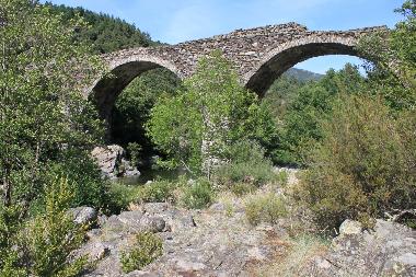 Maison de vacances /en/au thines Les Vans (Ardche)ou appartement ou maison de vacances