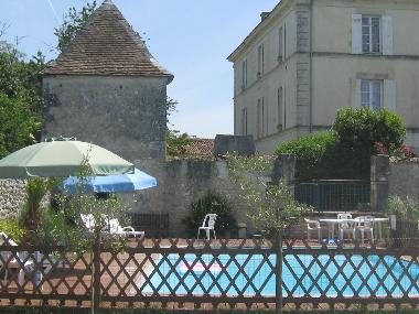 Palais / Chteau /en/au St Just (Charente-Maritime)ou appartement ou maison de vacances