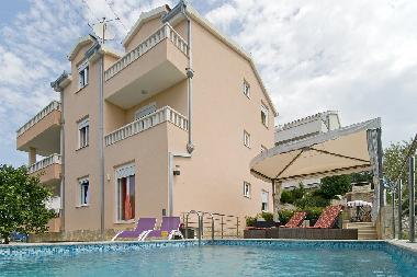 Villa /en/au Okrug Gornji (Splitsko-Dalmatinska)ou appartement ou maison de vacances