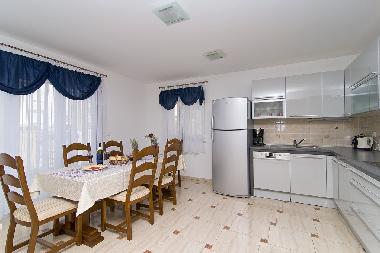 Villa /en/au Okrug Gornji (Splitsko-Dalmatinska)ou appartement ou maison de vacances