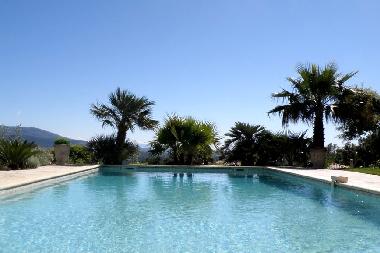 Villa �/en/au Callian (Var)ou appartement ou maison de vacances