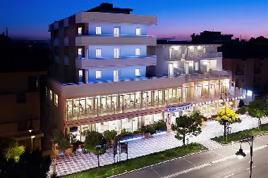 Htel /en/au Villamarina di Cesenatico (Forl-Cesena)ou appartement ou maison de vacances