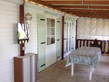 TERRASSE AVEC PLACARDS DE RANGEMENT