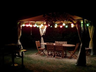 tonnelle "LES EYZIES" avec barbecue