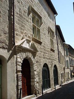 Appartement de vacances /en/au uzs (Gard)ou appartement ou maison de vacances