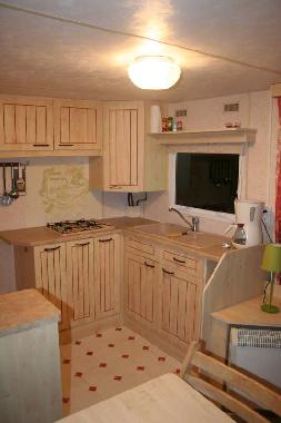 Caravane  �/en/au Rauzan (Dordogne)ou appartement ou maison de vacances