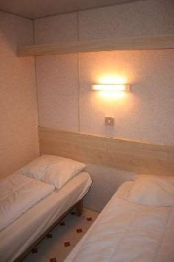 Caravane  �/en/au Rauzan (Dordogne)ou appartement ou maison de vacances