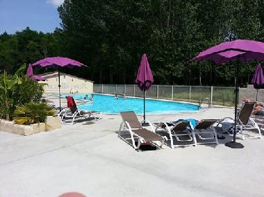 Caravane  �/en/au Rauzan (Dordogne)ou appartement ou maison de vacances