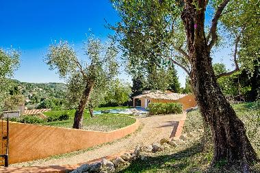 Villa /en/au Grasse (Alpes-Maritimes)ou appartement ou maison de vacances