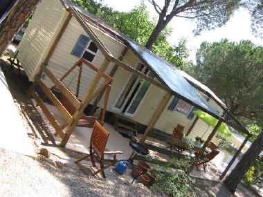 Caravane  �/en/au Roquebrune-sur-Argens (Var)ou appartement ou maison de vacances