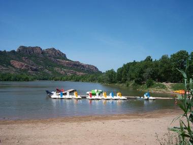 Caravane  �/en/au Roquebrune-sur-Argens (Var)ou appartement ou maison de vacances