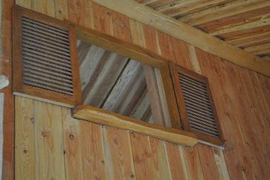 Chalet �/en/au montmurat (Cantal)ou appartement ou maison de vacances