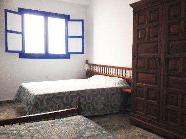 Chambre 2 (1 lit simple et 1 lit double - litterie neuve)