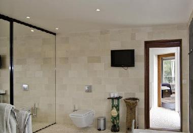 Chambre avec petit d�jeuner �/en/au Saint-Marc-Jaumegarde (Alpes-Maritimes)ou appartement ou maison de vacances