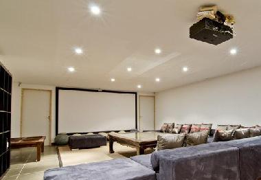 Chambre avec petit d�jeuner �/en/au Saint-Marc-Jaumegarde (Alpes-Maritimes)ou appartement ou maison de vacances