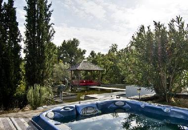 Chambre avec petit d�jeuner �/en/au Saint-Marc-Jaumegarde (Alpes-Maritimes)ou appartement ou maison de vacances