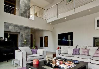 Chambre avec petit d�jeuner �/en/au Saint-Marc-Jaumegarde (Alpes-Maritimes)ou appartement ou maison de vacances