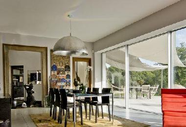 Chambre avec petit d�jeuner �/en/au Saint-Marc-Jaumegarde (Alpes-Maritimes)ou appartement ou maison de vacances