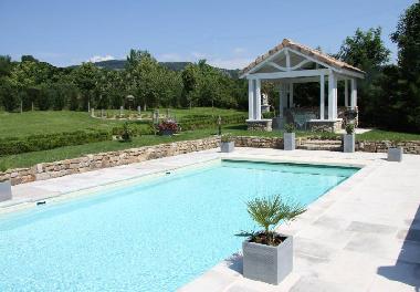 Maison de vacances �/en/au Saint L�ger sous la Bussi�re (Sa�ne-et-Loire)ou appartement ou maison de vacances