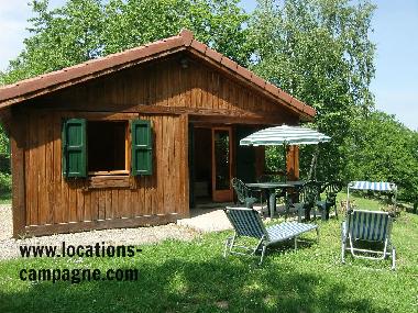Chalet /en/au Roumgoux (Cantal)ou appartement ou maison de vacances