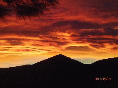vue de la maison coucher de soleil