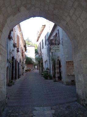entr�e du village par la porte de la ville...