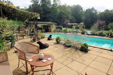 Maison de vacances �/en/au St Cirq Madelon (Lot)ou appartement ou maison de vacances