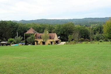 Maison de vacances �/en/au St Cirq Madelon (Lot)ou appartement ou maison de vacances