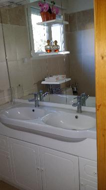 Villa /en/au CLARENSAC (Gard)ou appartement ou maison de vacances