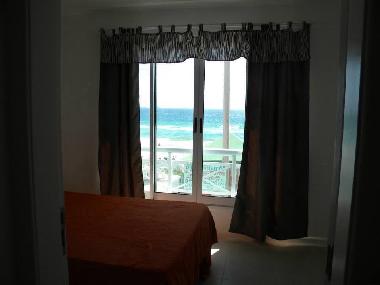 Chambre double avec armoires