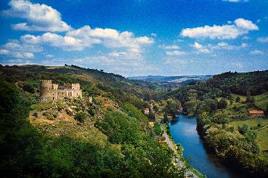 Maison de vacances /en/au Lapeyrouse (Puy-de-Dme)ou appartement ou maison de vacances