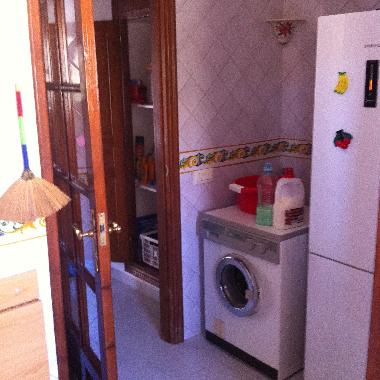 Entre cuisine lave linge et frigo conglateur