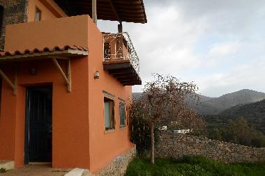 Villa /en/au AG.NIKOLAOS (Lasithi)ou appartement ou maison de vacances