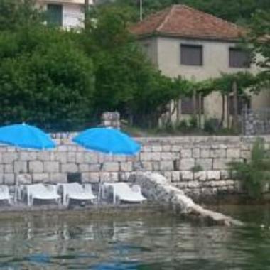 Maison de vacances �/en/au kotor (Mont�n�gro)ou appartement ou maison de vacances