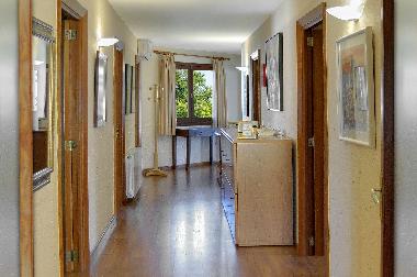 Au rez de chauss�e sont quatre des six chambres.