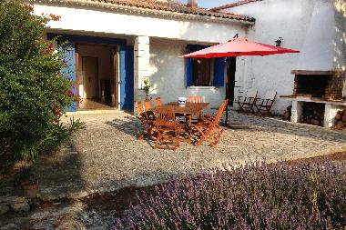 Villa �/en/au PUYVERT (Vaucluse)ou appartement ou maison de vacances