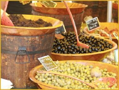 Maison de vacances �/en/au Caseneuve (Vaucluse)ou appartement ou maison de vacances