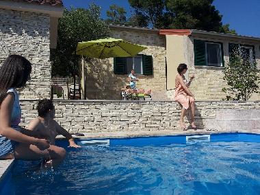 Villa �/en/au Kastel Sucurac (Splitsko-Dalmatinska)ou appartement ou maison de vacances