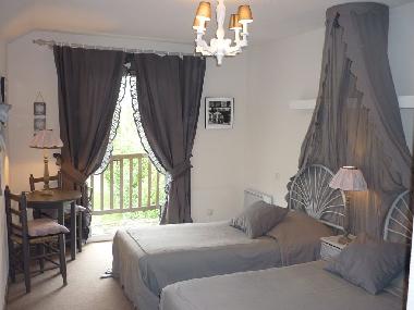 Maison de vacances �/en/au Haut de Bosdarros (Pyr�n�es-Atlantiques)ou appartement ou maison de vacances