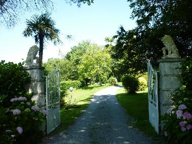 Maison de vacances �/en/au Haut de Bosdarros (Pyr�n�es-Atlantiques)ou appartement ou maison de vacances