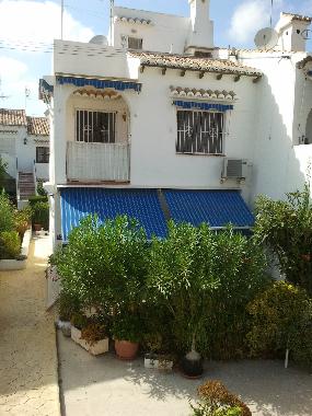 Chalet �/en/au Los Balcones (Alicante / Alacant)ou appartement ou maison de vacances