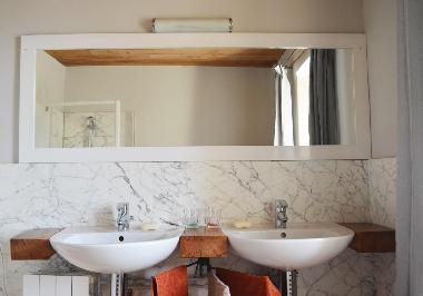 Salle de bain ( Marbre de Carrare)