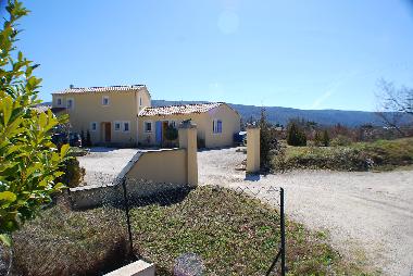 Appartement de vacances �/en/au Lacoste (Vaucluse)ou appartement ou maison de vacances