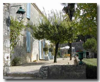 Maison de vacances �/en/au ST AUBIN DE LANQUAIS (Dordogne)ou appartement ou maison de vacances