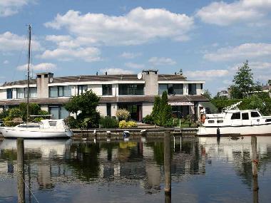 Maison de vacances /en/au Lemmer (Friesland)ou appartement ou maison de vacances