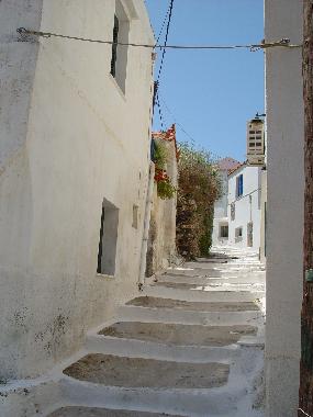 Maison de vacances �/en/au IOULIS (Attiki)ou appartement ou maison de vacances