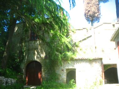 MAISON DES CEDRES - cour prive avec grottes
