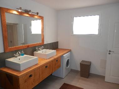 Maison de vacances /en/au PRAZERES (Madeira)ou appartement ou maison de vacances